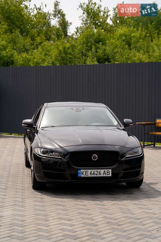 Седан Jaguar XE 2016 в Киеве