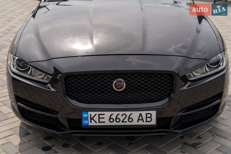 Седан Jaguar XE 2016 в Киеве