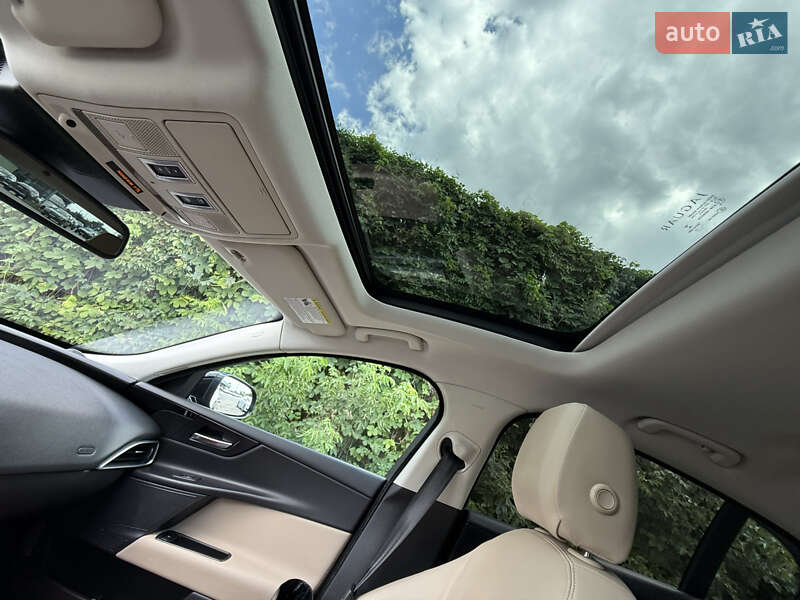 Седан Jaguar XE 2017 в Киеве фото 26 Седан Jaguar XE 2017 в Киеве