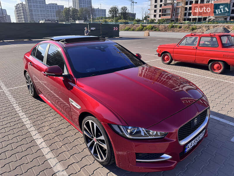 Седан Jaguar XE 2016 в Киеве