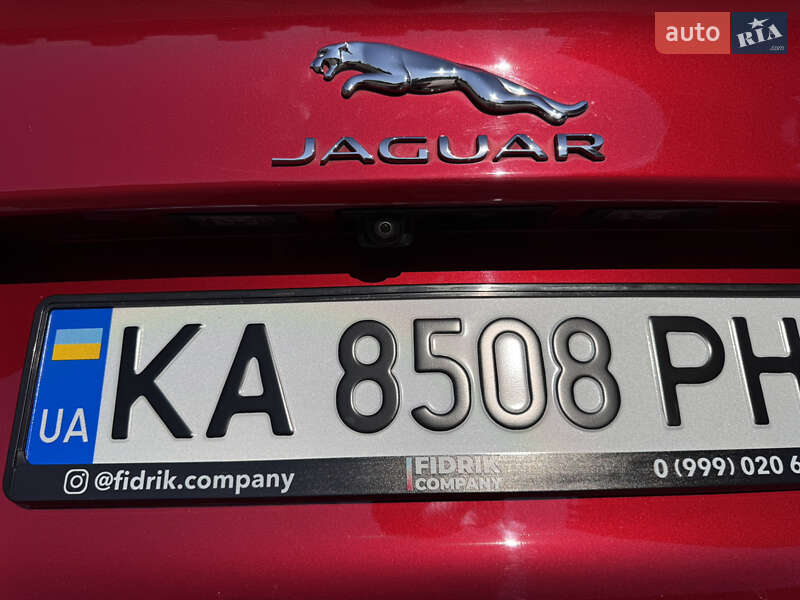 Седан Jaguar XE 2016 в Киеве