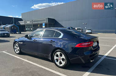 Седан Jaguar XE 2017 в 