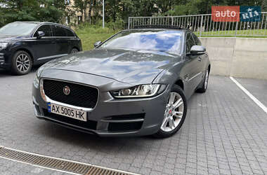 Седан Jaguar XE 2017 в Львове