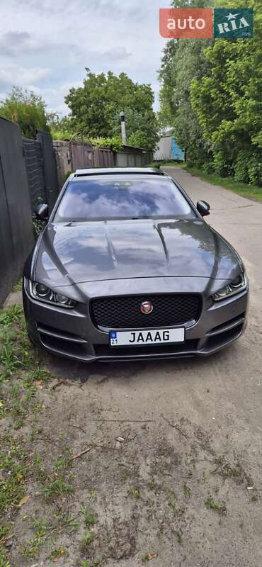 Седан Jaguar XE 2016 в Харкові