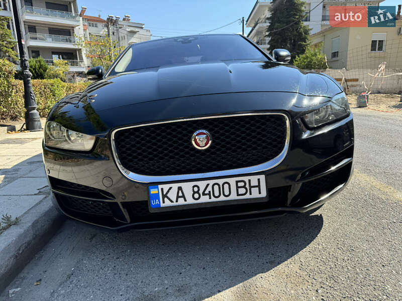 Седан Jaguar XE 2016 в Киеве