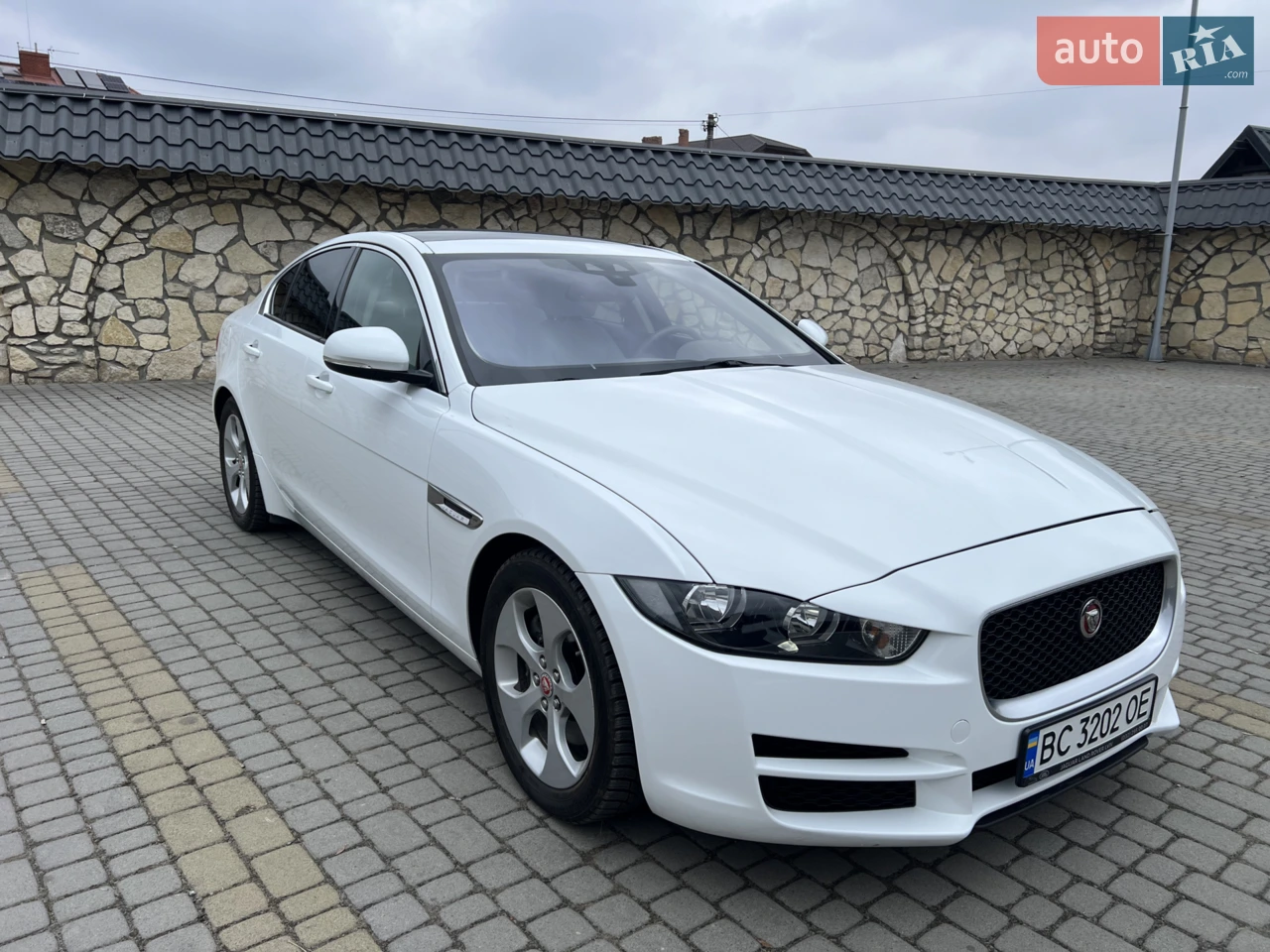 2017 Jaguar XE - мініатюра 24