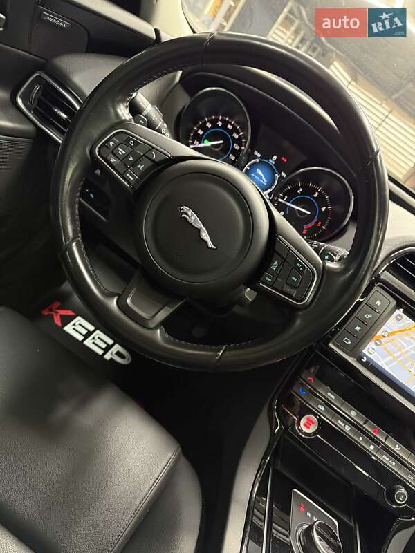 Седан Jaguar XE 2016 в Одесі фото 28 Седан Jaguar XE 2016 в Одесі
