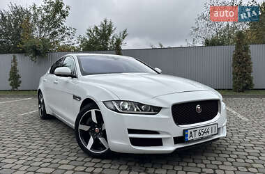 Седан Jaguar XE 2016 в 