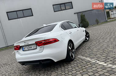 Седан Jaguar XE 2016 в 