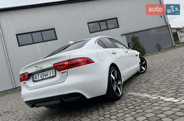 Седан Jaguar XE 2016 в 
