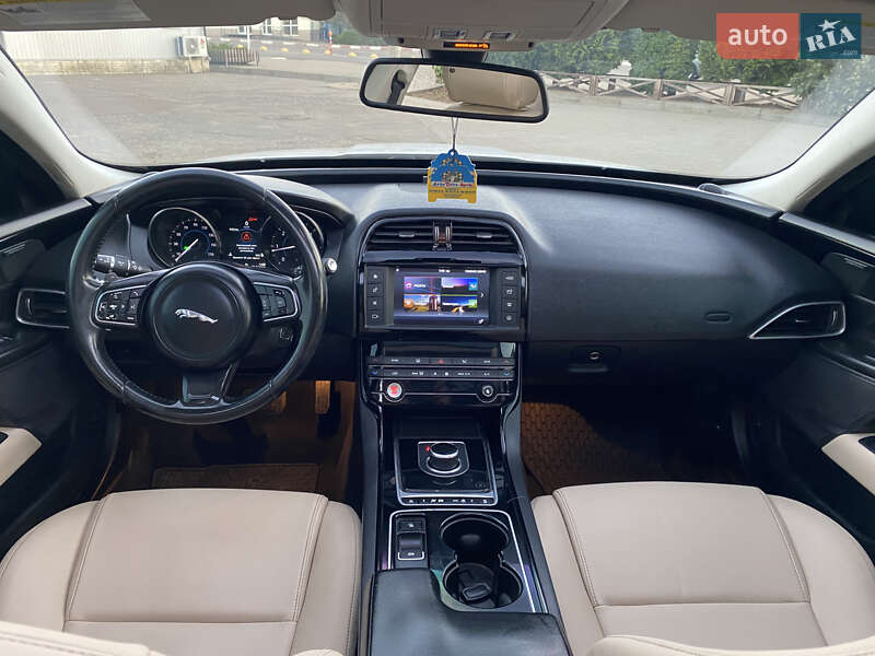 Седан Jaguar XE 2016 в Одессе