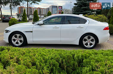 Седан Jaguar XE 2016 в 