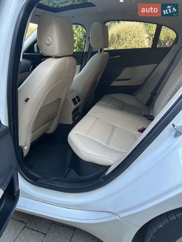 Седан Jaguar XE 2016 в Львові фото 21 Седан Jaguar XE 2016 в Львові