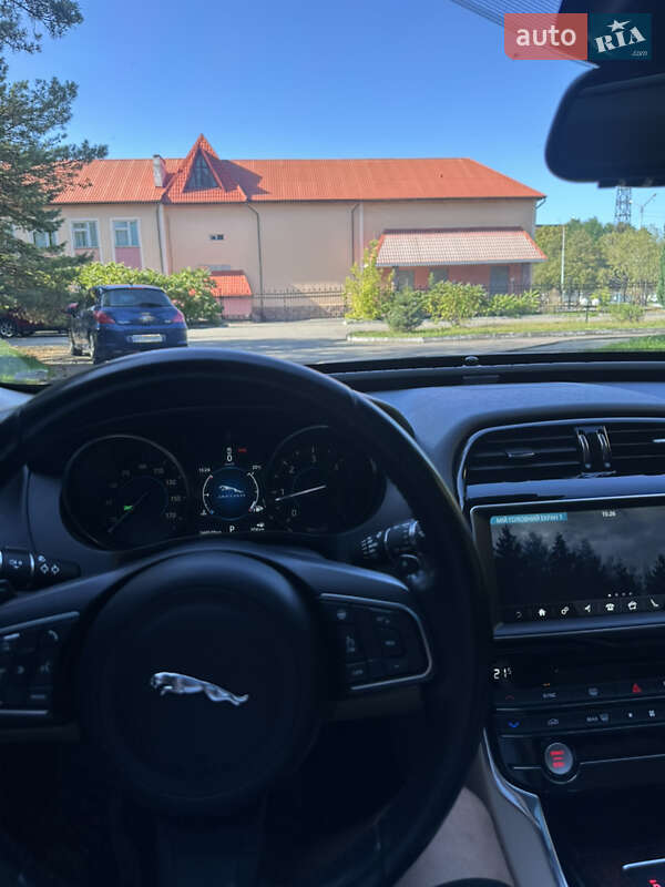Седан Jaguar XE 2016 в Львові фото 26 Седан Jaguar XE 2016 в Львові