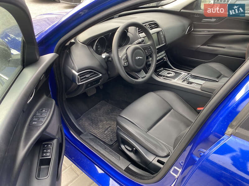 Седан Jaguar XE 2018 в Одессе