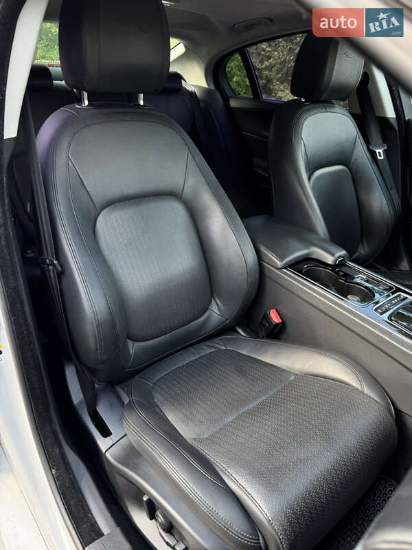 Седан Jaguar XE 2016 в Житомире фото 5 Седан Jaguar XE 2016 в Житомире