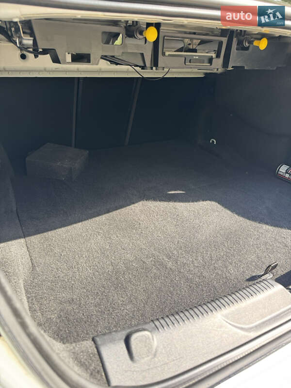 Седан Jaguar XE 2016 в Житомире фото 12 Седан Jaguar XE 2016 в Житомире