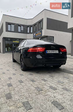 Седан Jaguar XE 2016 в 