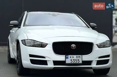 Седан Jaguar XE 2017 в 
