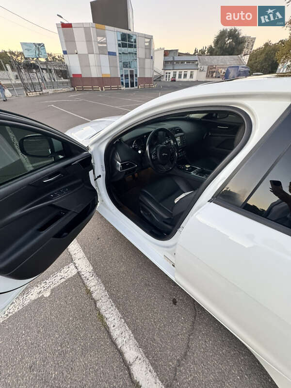 Седан Jaguar XE 2016 в Одесі фото 18 Седан Jaguar XE 2016 в Одесі