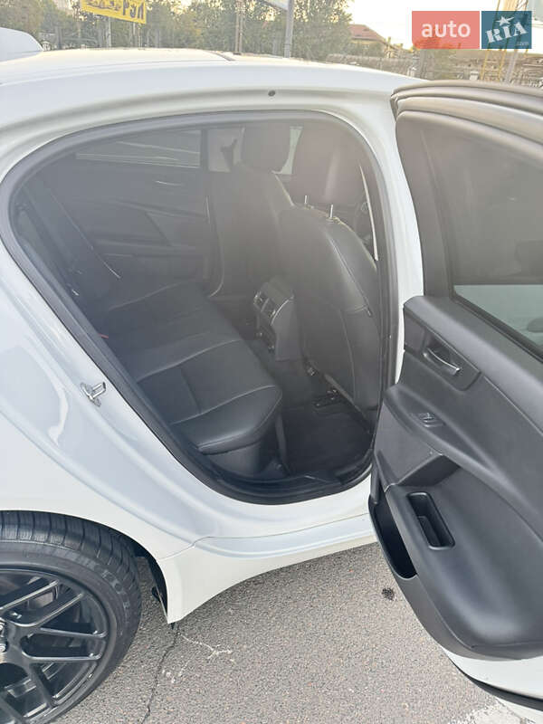 Седан Jaguar XE 2016 в Одесі фото 23 Седан Jaguar XE 2016 в Одесі