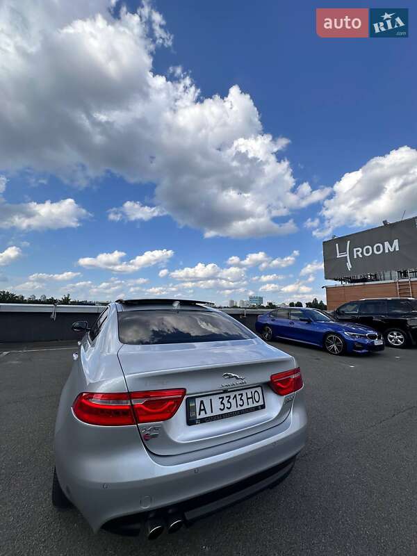 Седан Jaguar XE 2016 в Києві