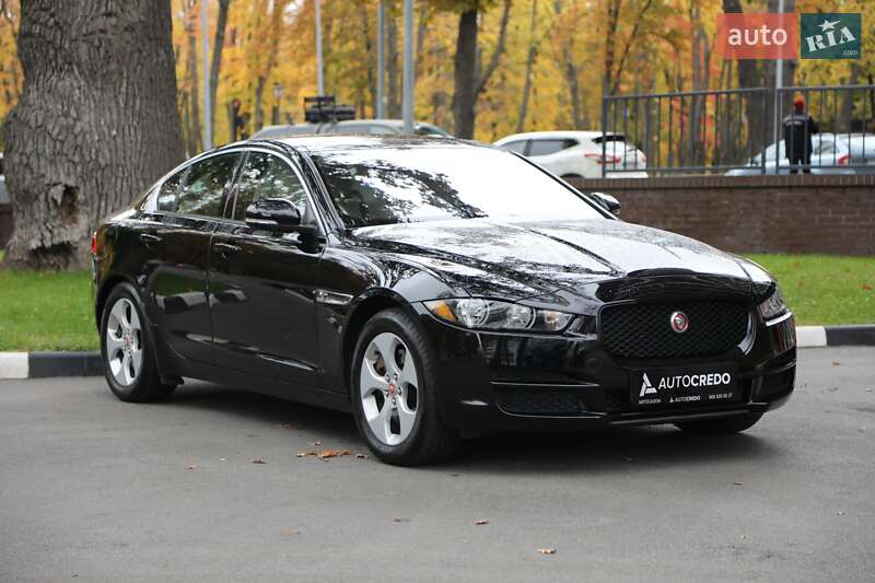 Седан Jaguar XE 2016 в Харкові