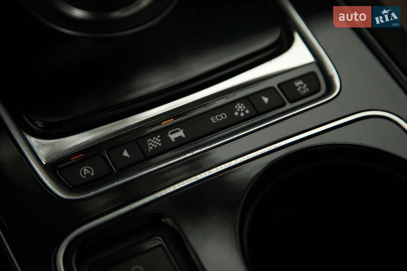 Седан Jaguar XE 2016 в Харкові