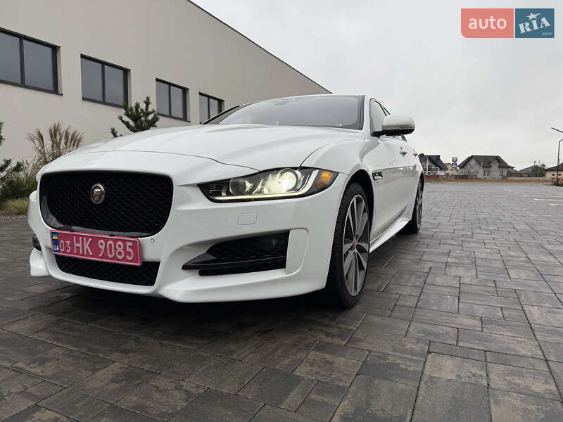 Седан Jaguar XE 2019 в Луцке