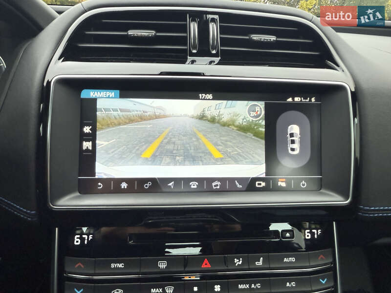 Седан Jaguar XE 2019 в Луцке