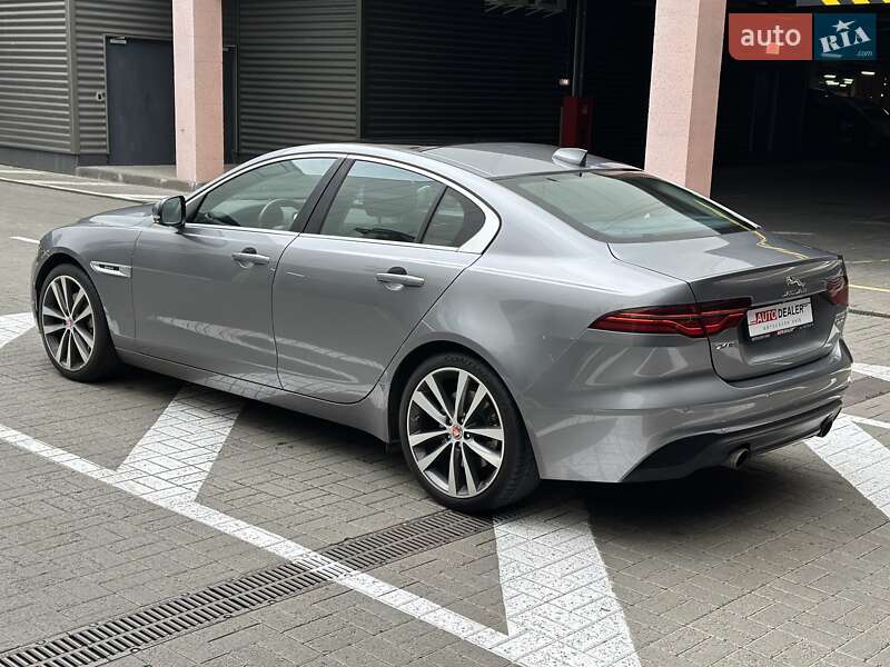Седан Jaguar XE 2020 в Києві