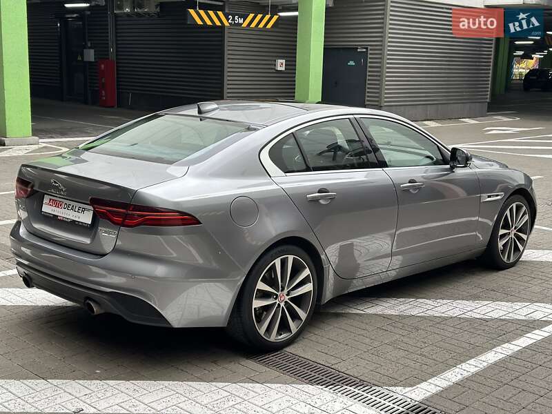 Седан Jaguar XE 2020 в Києві