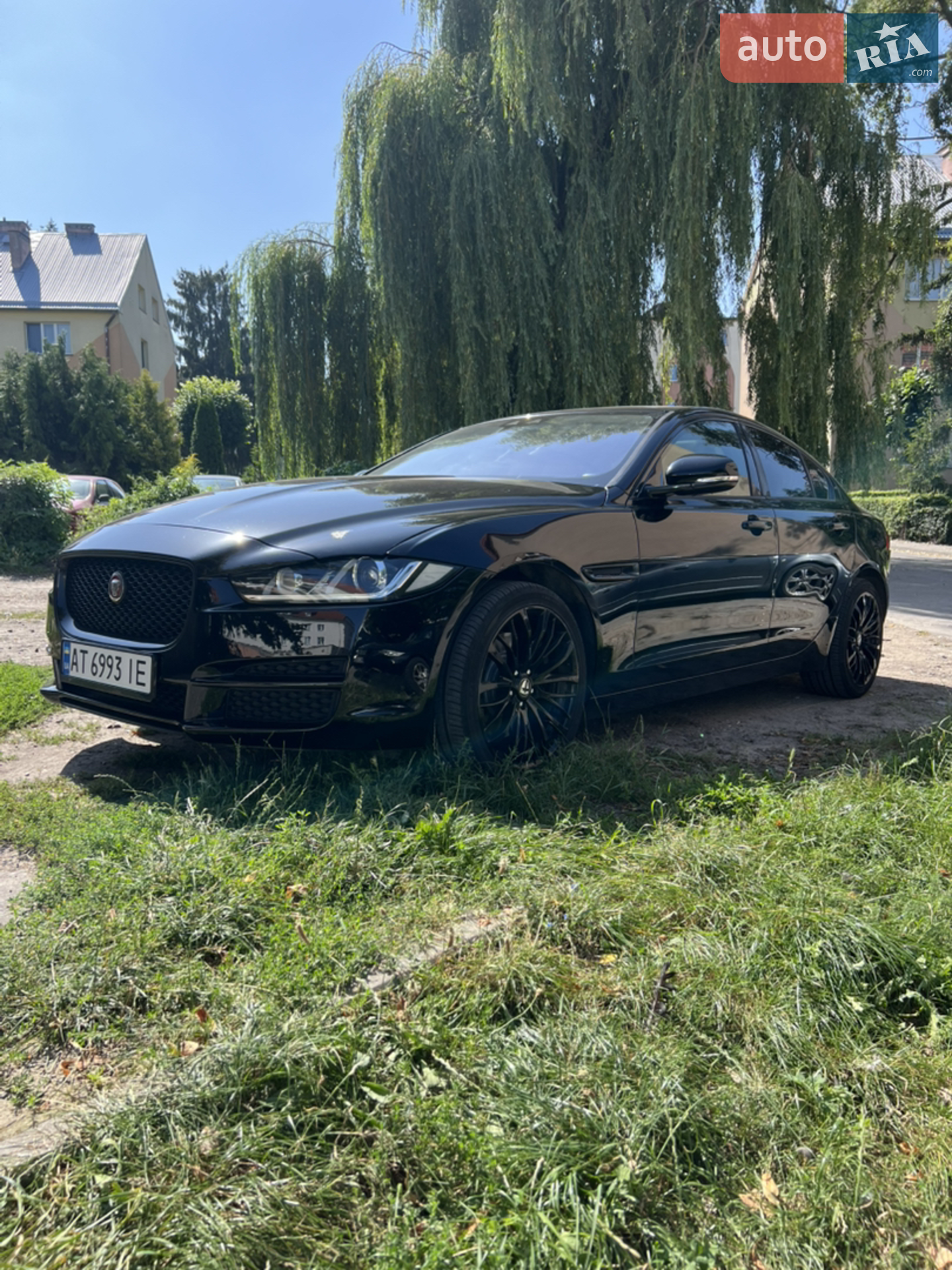 2017 Jaguar XE - мініатюра 2