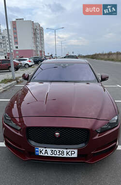 Седан Jaguar XE 2016 в Виннице Седан Jaguar XE 2016 в Виннице