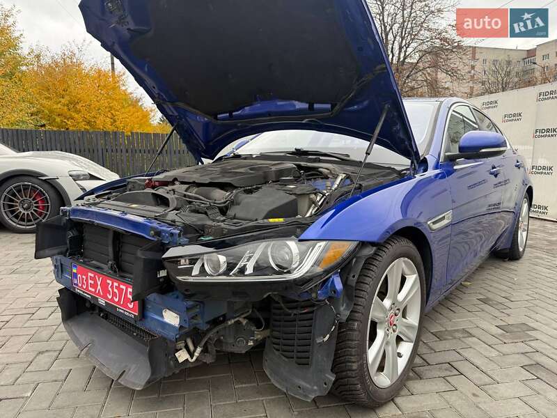 Седан Jaguar XE 2018 в Луцке