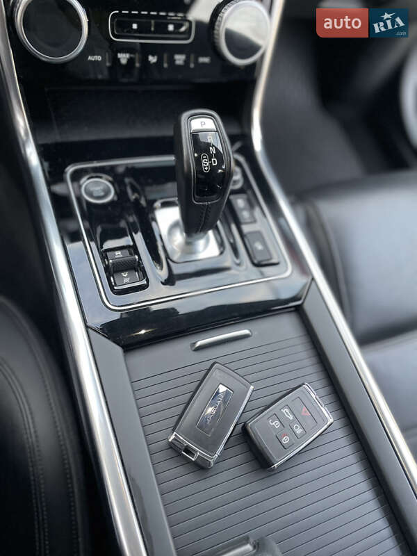 Седан Jaguar XE 2020 в Днепре фото 15 Седан Jaguar XE 2020 в Днепре