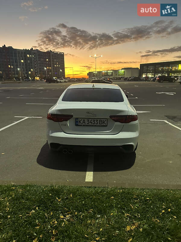 Седан Jaguar XE 2020 в Киеве