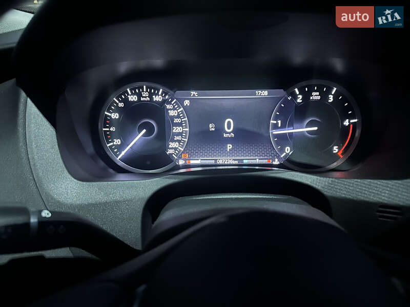 Седан Jaguar XE 2020 в Киеве