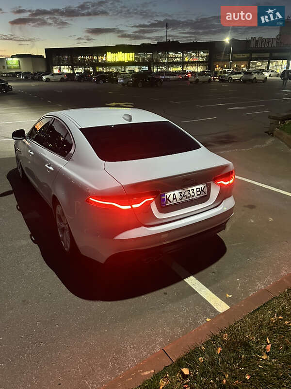Седан Jaguar XE 2020 в Киеве