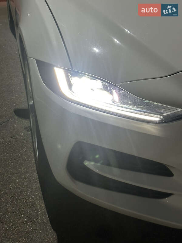 Седан Jaguar XE 2020 в Киеве