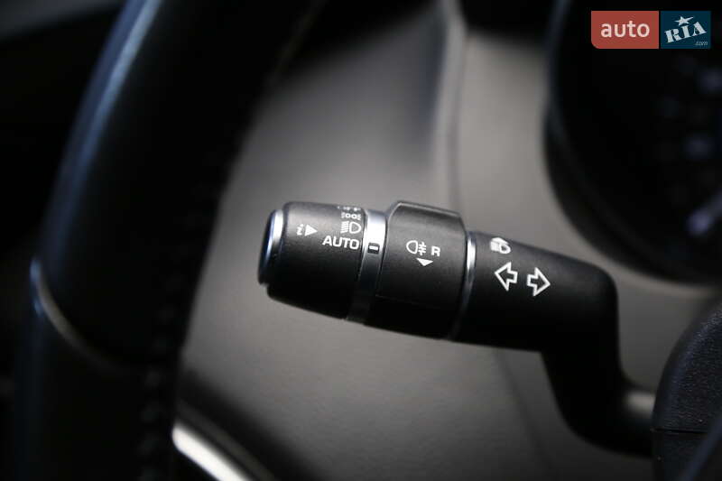 Седан Jaguar XE 2016 в Києві фото 25 Седан Jaguar XE 2016 в Києві