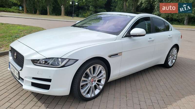 Седан Jaguar XE 2016 в Киеве