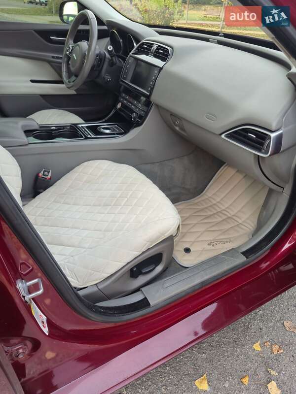 Седан Jaguar XE 2016 в Кременчуці фото 17 Седан Jaguar XE 2016 в Кременчуці