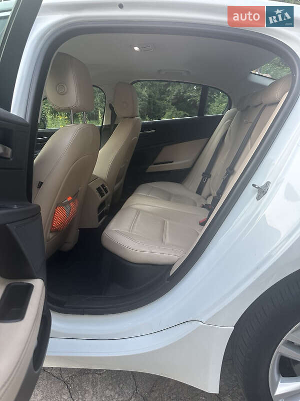 Седан Jaguar XE 2015 в Киеве фото 8 Седан Jaguar XE 2015 в Киеве