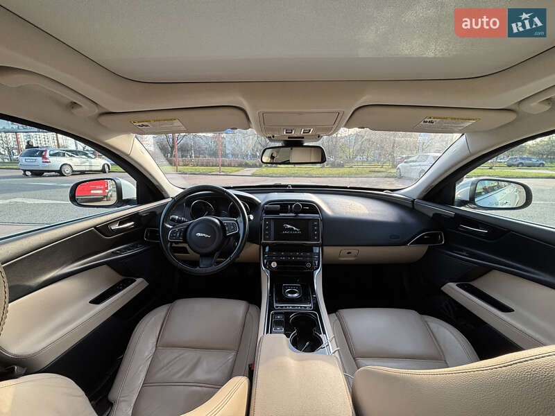 Седан Jaguar XE 2016 в Львове фото 9 Седан Jaguar XE 2016 в Львове