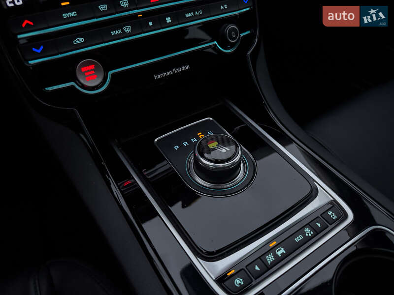Седан Jaguar XE 2016 в Києві фото 14 Седан Jaguar XE 2016 в Києві