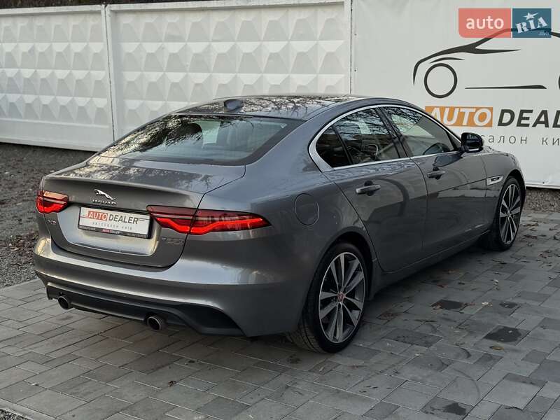 Седан Jaguar XE 2020 в Києві
