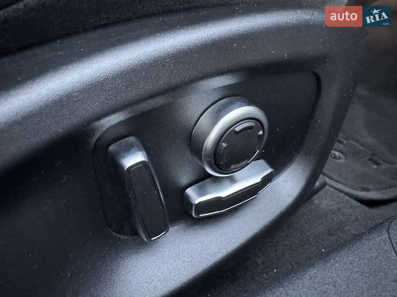 Седан Jaguar XE 2020 в Києві