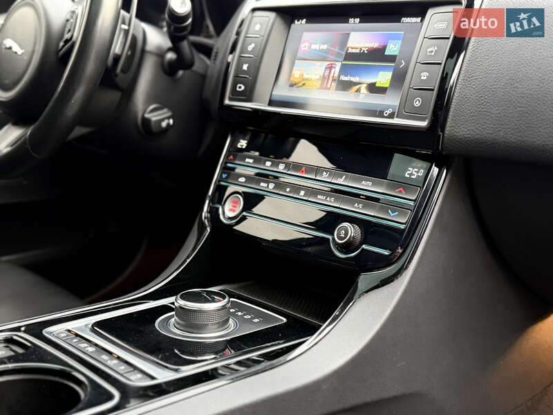 Седан Jaguar XE 2016 в Одесі фото 30 Седан Jaguar XE 2016 в Одесі