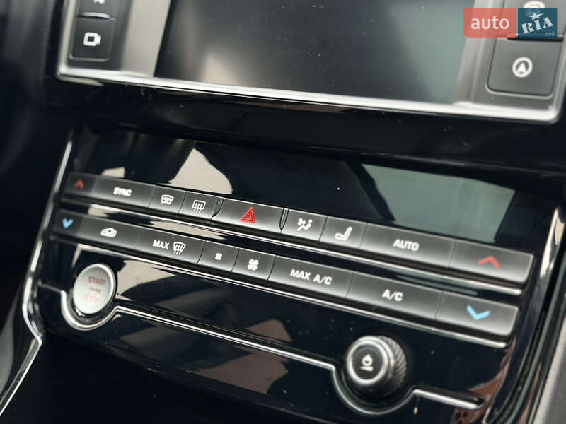 Седан Jaguar XE 2016 в Одесі фото 34 Седан Jaguar XE 2016 в Одесі